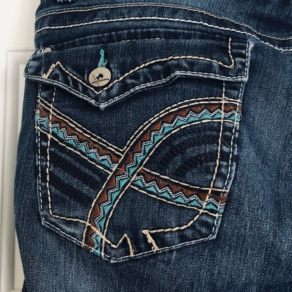 Unionbay Jeans Shorts. Distressed. Brown & Aqua Accents on back pkts. Size 15.